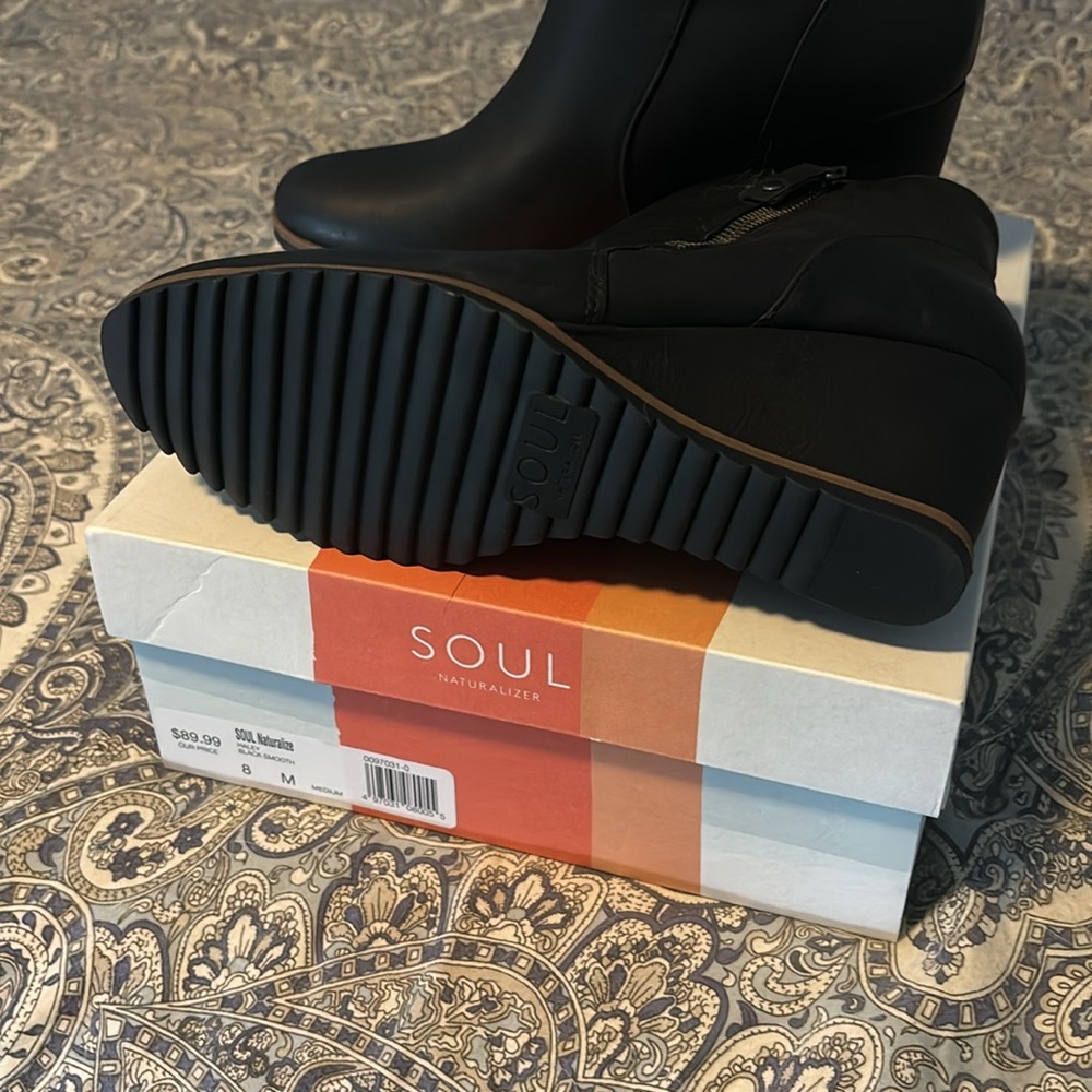 Never Worn - image 3